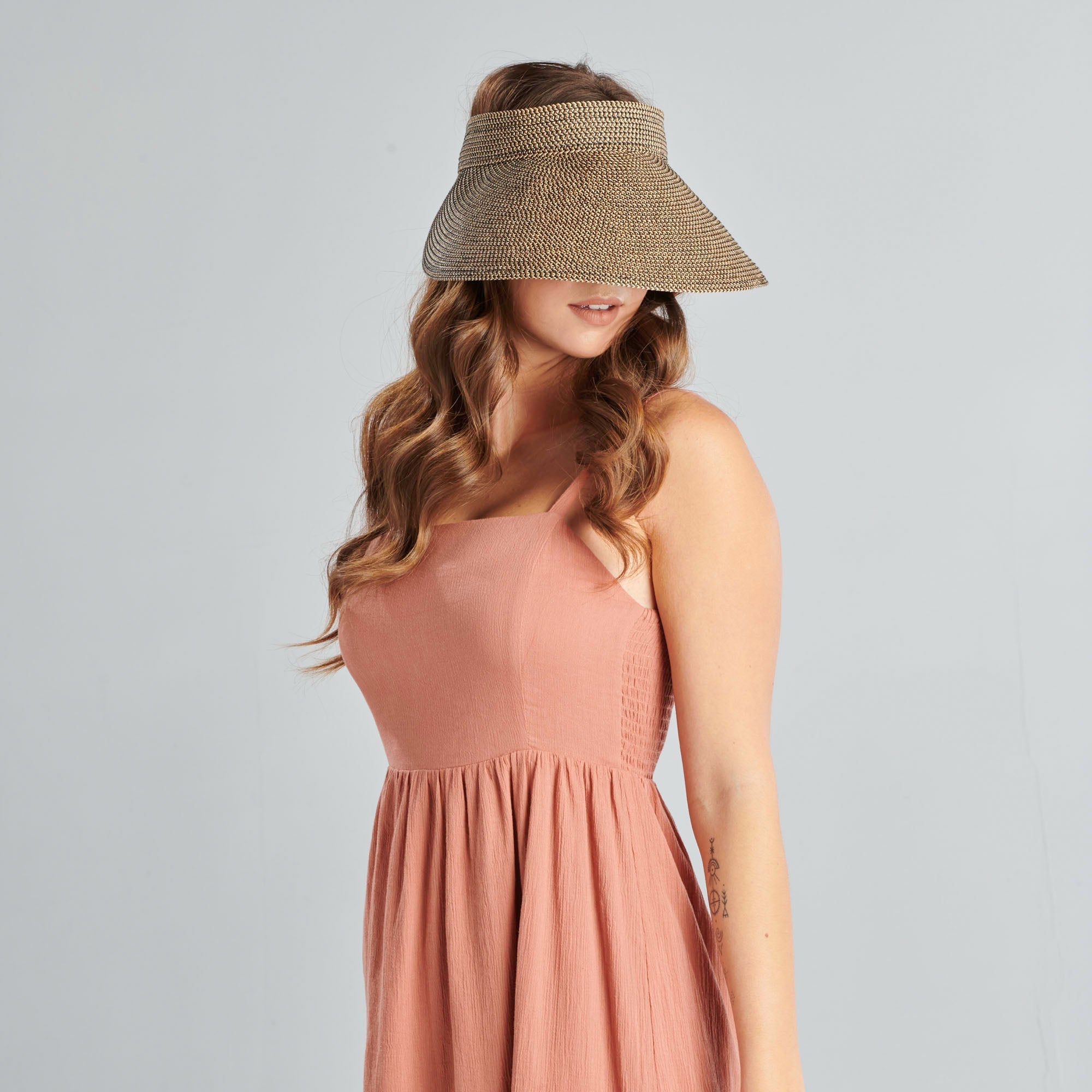 These lovely Women's Beach Holiday Hats are casually brilliant, stylish, and spark delight whenever you wear them. With excellent UPF, they're perfect for lounging at the lido or taking a stroll along the many lovely beaches of Great Britain.
