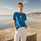 Jolly & Goode Sapphire / S Clarity Always, Chalk Stream Island, Hugging Tee Cheeky British Style